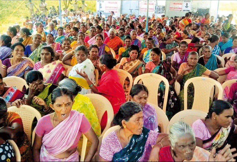 பட்டாசு ஆலைகளை திறக்கக் கோரி 12 இடங்களில் உண்ணாவிரத போராட்டம் 2,200 தொழிலாளர்கள் கலந்து கொண்டனர்