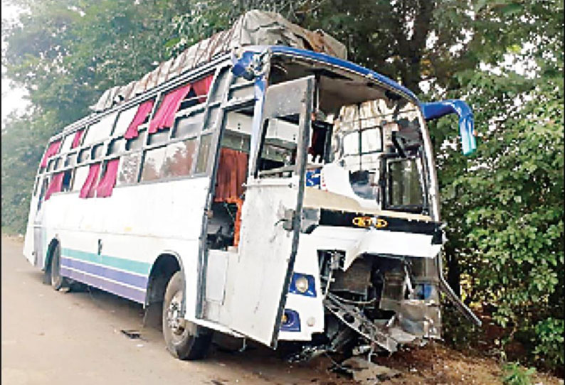 உளுந்தூர்பேட்டை அருகே ஆம்னி பஸ் கவிழ்ந்து 15 பேர் படுகாயம்