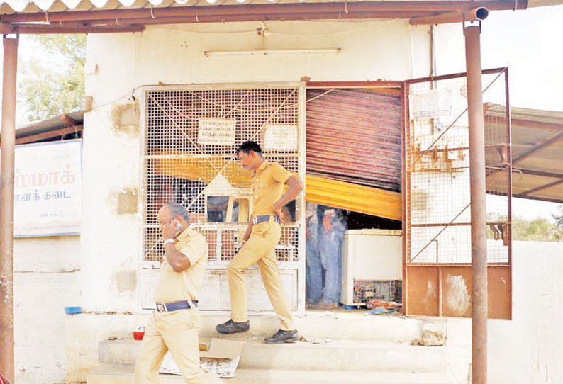 திண்டுக்கல்லில் டாஸ்மாக் கடையில் பூட்டை உடைத்து மதுபாட்டில்கள் திருட்டு