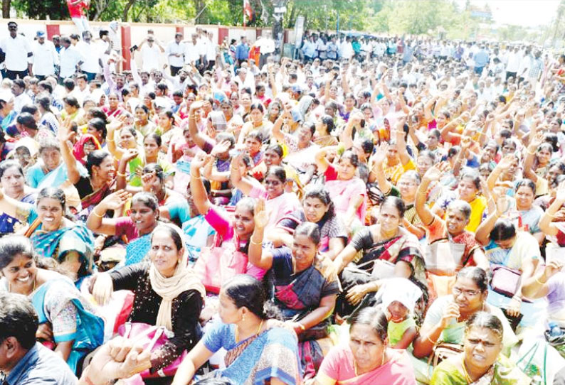 நாகையில் ஜாக்டோ-ஜியோ அமைப்பினர் 4-வது நாளாக சாலை மறியல் 500 பெண்கள் உள்பட 800 பேர் கைது