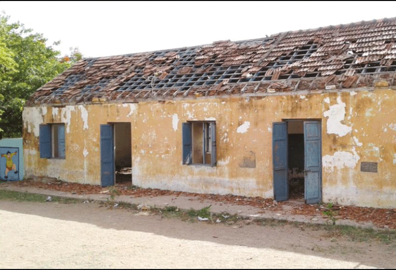 வாணாபுரத்தில் சேதமான பள்ளி கட்டிடத்தை சீரமைக்க வேண்டும் மாணவர்கள், பெற்றோர்கள் கோரிக்கை