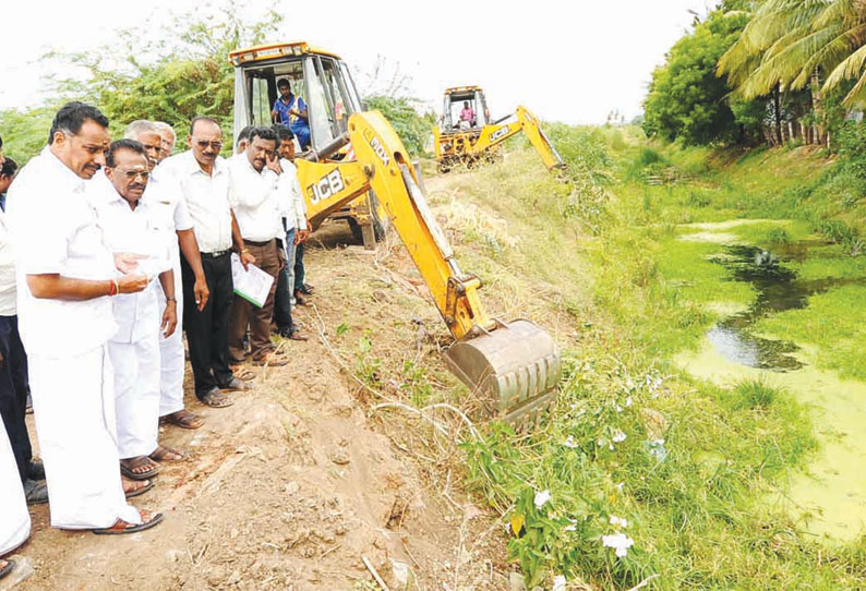 6 வாய்க்கால்களில் ரூ.1¾ கோடியில் குடிமராமத்து பணி அமைச்சர் எம்.ஆர்.விஜயபாஸ்கர் தகவல்