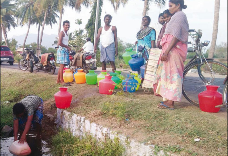 அந்தியூர் அருகே தண்ணீருக்காக தவிக்கும் கிராம மக்கள்