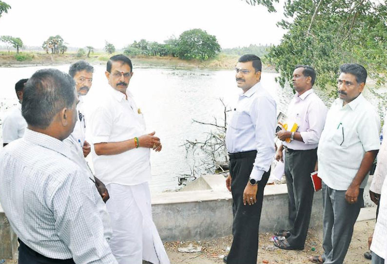 திருமருகல் பகுதியில் குடிமராமத்து திட்டத்தின் கீழ் வளர்ச்சி திட்ட பணிகள் கலெக்டர் பார்வையிட்டார்