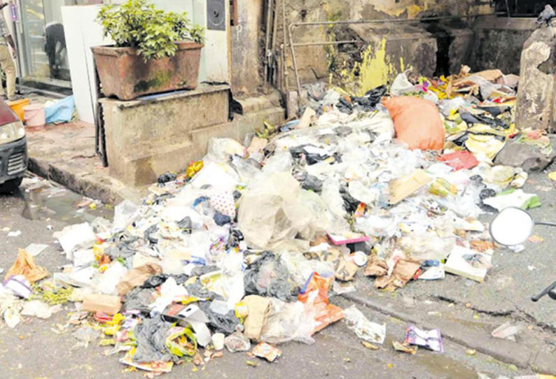 வீட்டை சுத்தமாக வைத்துவிட்டு ரோட்டில் குப்பையை கொட்டுகிறோம் மும்பை ஐகோர்ட்டு வேதனை