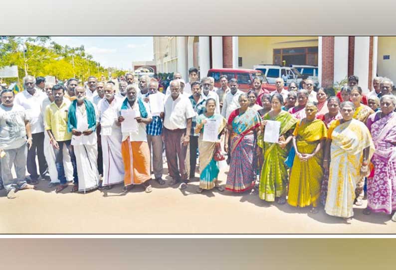 விவசாய நிலத்தை வீட்டுமனையாக மாற்றுவதை தடுக்க நடவடிக்கை குறைதீர்க்கும் கூட்டத்தில் கிராம மக்கள் வலியுறுத்தல்