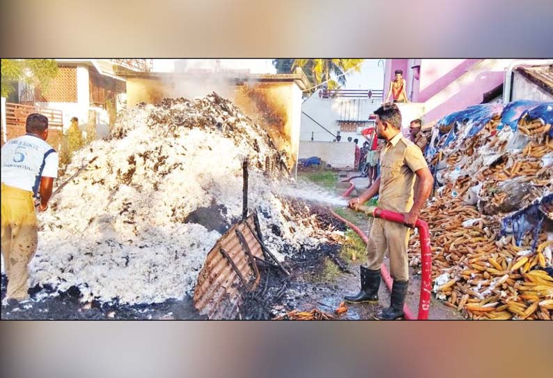 சாணார்பட்டி அருகே, பஞ்சு குடோன் தீப்பற்றி எரிந்தது