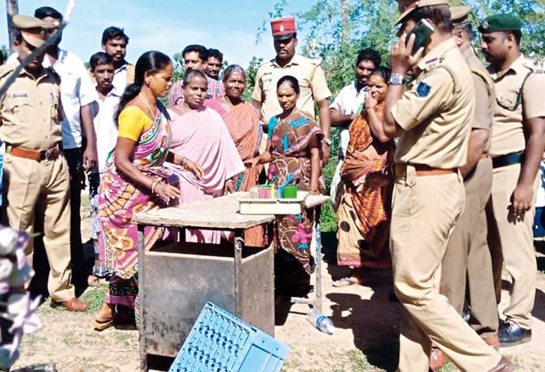 மதகடிப்பட்டு ஏரிக்கரை அருகே புதிய சாராயக்கடை சூறை; கிராம மக்கள் அடித்து நொறுக்கினர்