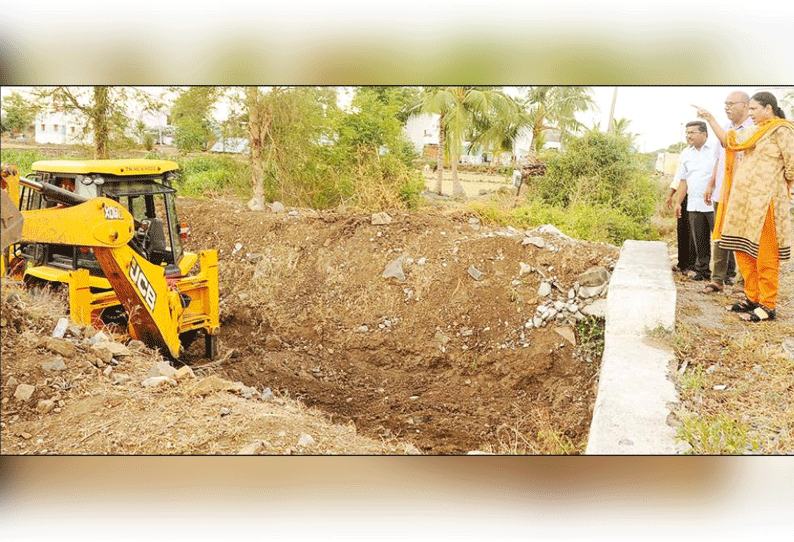 வேப்பந்தட்டை தாலுகாவில் குடிமராமத்து திட்டத்தின் கீழ் ஏரிகளை புனரமைக்கும் பணிகள் கலெக்டர் சாந்தா ஆய்வு