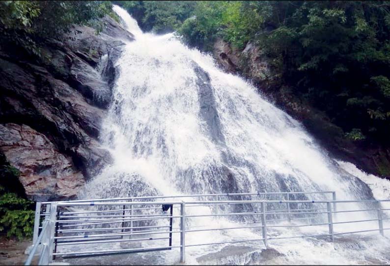 குரங்கு நீர்வீழ்ச்சியில் வெள்ளப்பெருக்கு - சுற்றுலா பயணிகள் செல்ல தடை