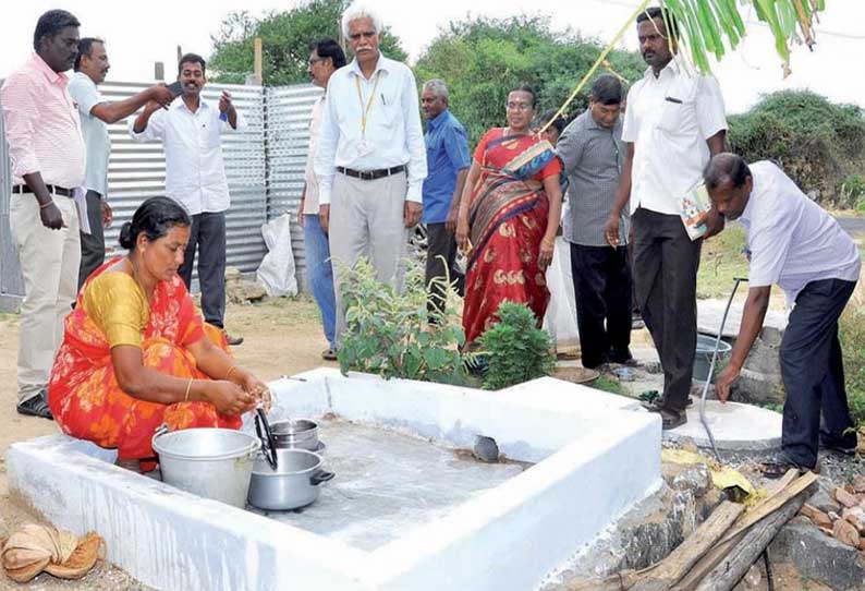 தாராபுரம் ஒன்றியத்தில் நீர் ஆதாரங்களை மேம்படுத்துவது குறித்து மத்திய அரசு அதிகாரிகள் ஆய்வு