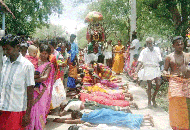 ஆடி அமாவாசையையொட்டி கோவில்களில் சிறப்பு வழிபாடு