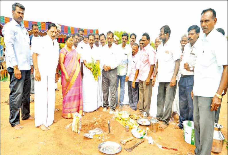 கூட்டுறவுத்துறை சார்பில் ‘பெட்ரோல் பங்க்’ அமைச்சர் தொடங்கி வைத்தார்