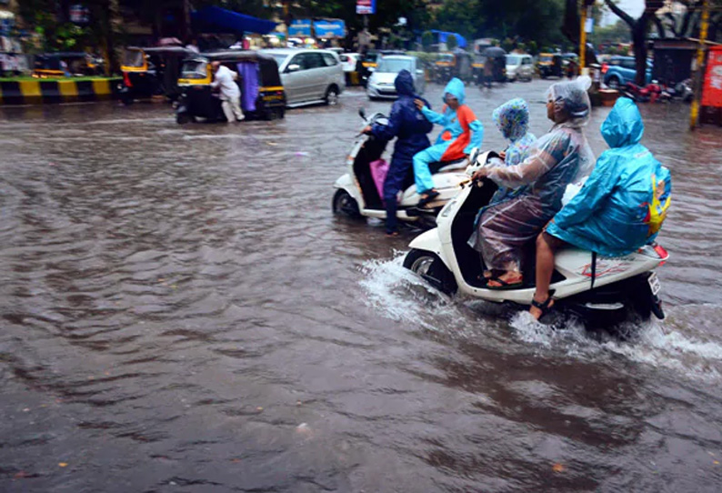 மழைக்கால வெள்ளப்பெருக்கை தடுக்க 303 மோட்டார் பம்புகள் மெட்ரோ ரெயில் பணிகள் நடைபெறும் இடங்களில் ஏற்பாடு