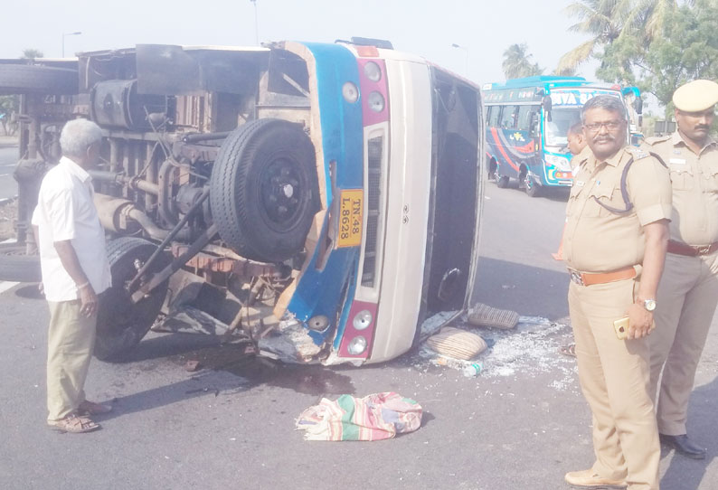 வேன் கவிழ்ந்து 6 பேர் படுகாயம்