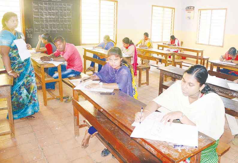 கரூர் மாவட்டத்தில் ஆசிரியர் தகுதித்தேர்வினை 2,237 பேர் எழுதினர்