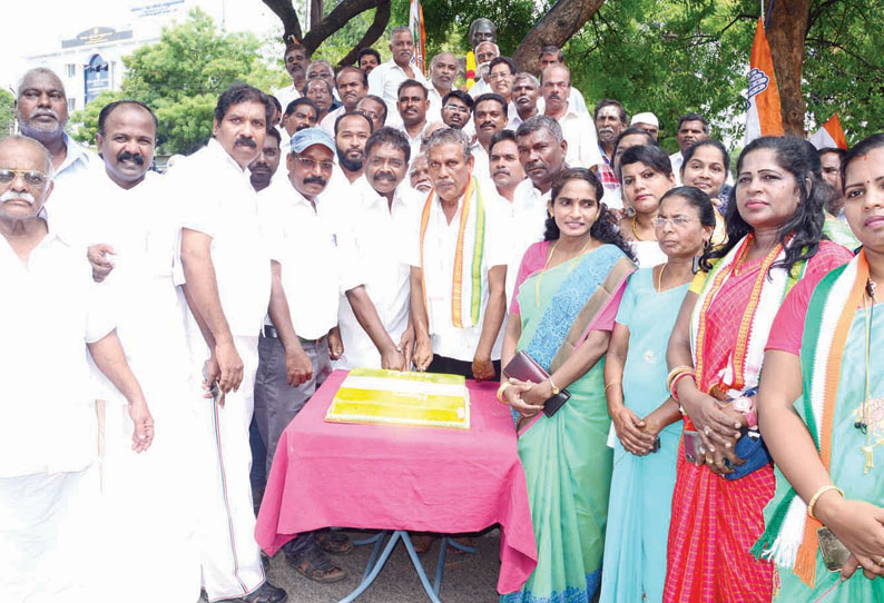 ராகுல்காந்தி பிறந்த நாள் விழா: நலத்திட்ட உதவிகள் வழங்கி காங்கிரசார் கொண்டாட்டம்