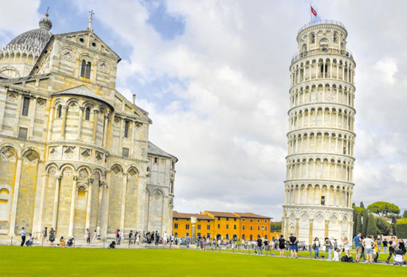 ‘பைசா’ கோபுரத்தின் பின்னணி ‘பைசா’ கோபுரத்தின் பின்னணி