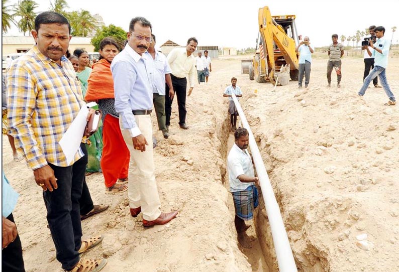 கடவூர், தோகைமலையில் தட்டுப்பாட்டை போக்க லாரிகள் மூலம் தொட்டிகளில் தண்ணீர் சேமித்து வினியோகம் - கலெக்டர் அன்பழகன் தகவல்