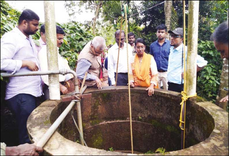 எருமாடு பகுதியில் ஆதிவாசி கிராமங்களில் கலெக்டர் ஆய்வு; குடிநீர் கிணறுகளை சீரமைக்க உத்தரவு