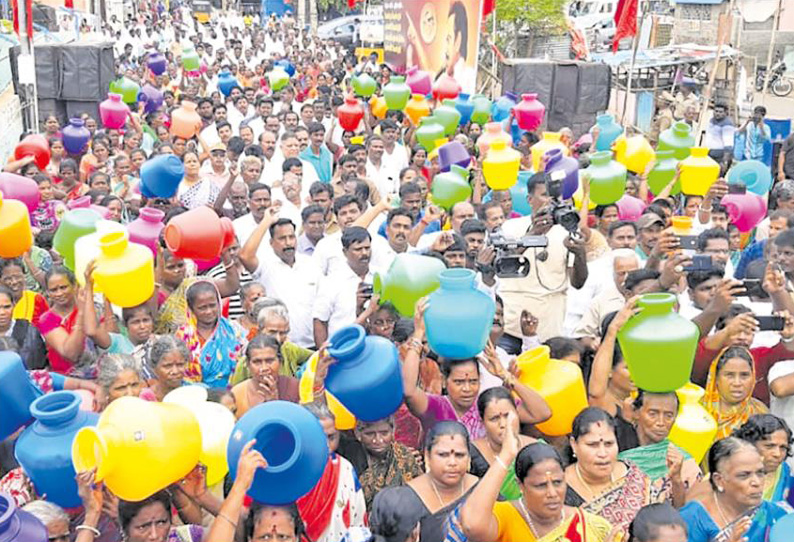 குடிநீர் பிரச்சினையை தீர்க்காததை கண்டித்து துரைப்பாக்கம், ஆதம்பாக்கத்தில் தி.மு.க. ஆர்ப்பாட்டம்