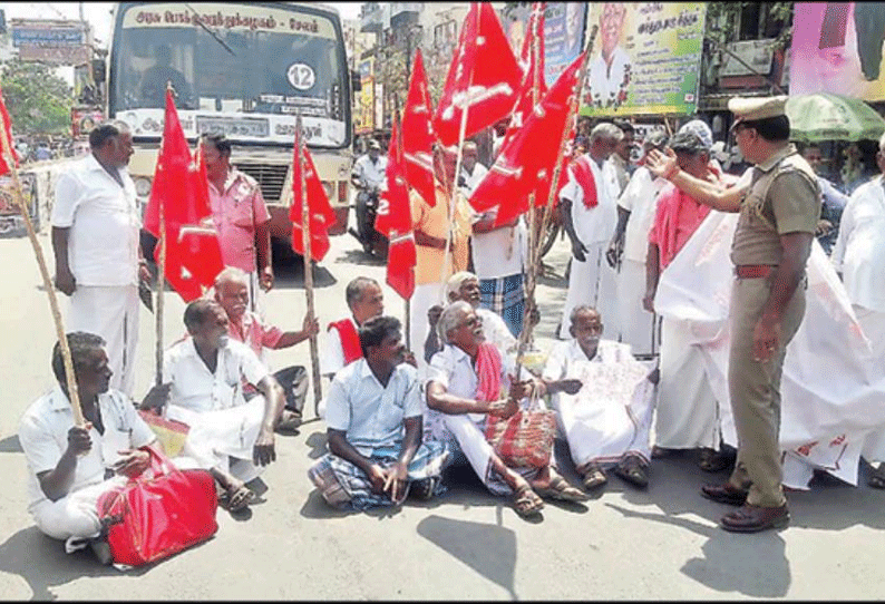 ஆத்தூரில், மணல் திருட்டை தடுக்கக்கோரி விவசாய சங்கத்தினர் சாலைமறியல் 20 பேர் கைது