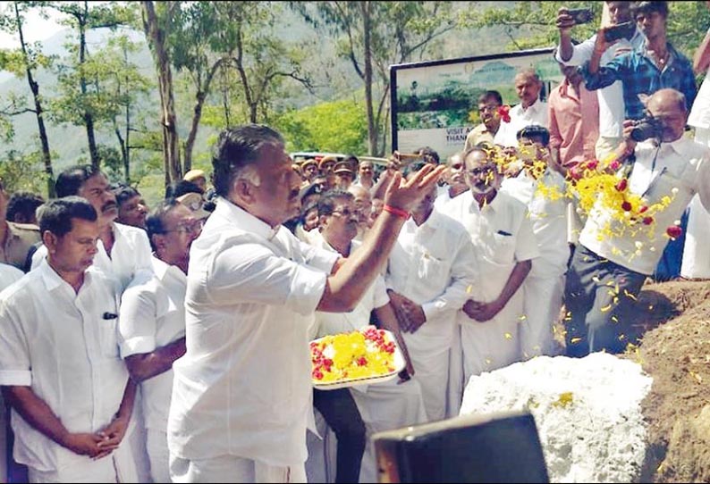 ஓராண்டு நிறைவடைந்ததையொட்டி குரங்கணி தீ விபத்தில் இறந்தவர்களுக்கு துணை முதல்-அமைச்சர் அஞ்சலி