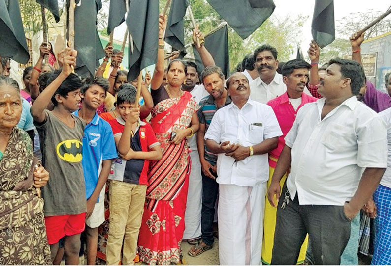 குடிசை மாற்றுவாரிய குடியிருப்பால் பாதிப்பு கட்டுமானப்பணியை நிறுத்தாவிட்டால் நாடாளுமன்ற தேர்தல் புறக்கணிப்பு