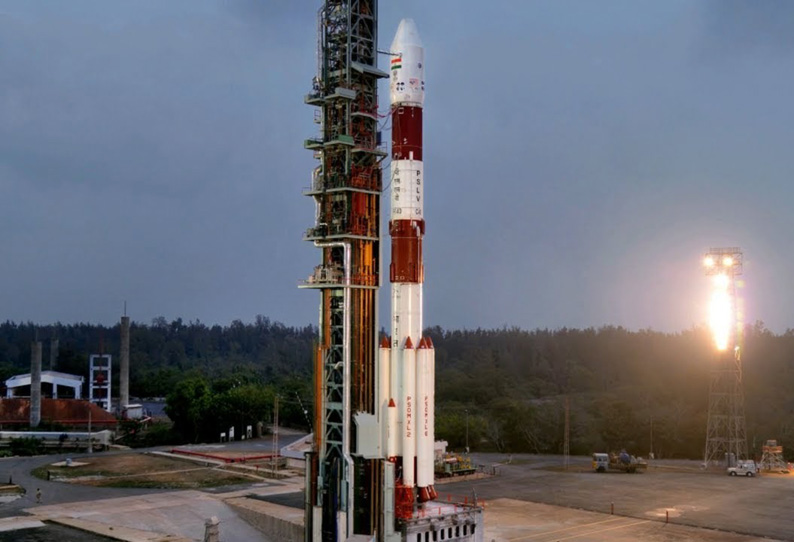 பி.எஸ்.எல்.வி. சி-45 ராக்கெட் ஏப்ரல் 1-ந்தேதி விண்ணில் ஏவப்படும் இஸ்ரோ விஞ்ஞானிகள் தகவல் 201903190238286216_C45-rocket-launches-ISRO-scientists-on-April-1_SECVPF