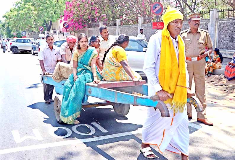 கோவை, பொள்ளாச்சி தொகுதிகளில் போட்டியிட முதல் நாளில் 2 சுயேட்சை வேட்பாளர்கள் வேட்புமனு தாக்கல்