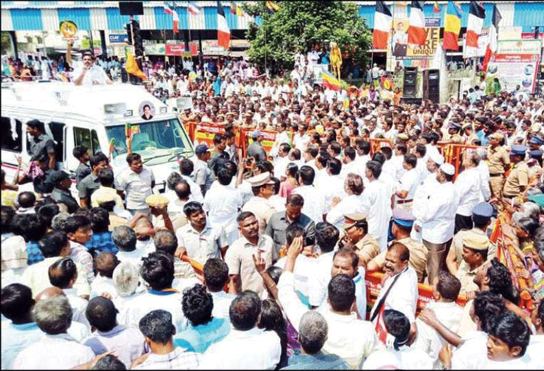 ‘தி.மு.க.வினரின் அராஜகத்துக்கு முடிவு கட்டப்படும்’ ஆற்காட்டில் எடப்பாடி பழனிசாமி பேச்சு