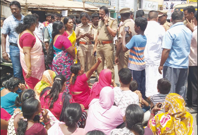 புதுக்கோட்டையில் டாஸ்மாக் கடையை அகற்றக்கோரி பொதுமக்கள் சாலை மறியல் போக்குவரத்து பாதிப்பு