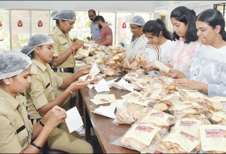 பானி புயலால் பாதிக்கப்பட்ட ஒடிசா, மேற்குவங்க மக்களுக்கு மைசூரு ராணுவ ஆராய்ச்சி மையங்களில் உணவுகள் தயார்