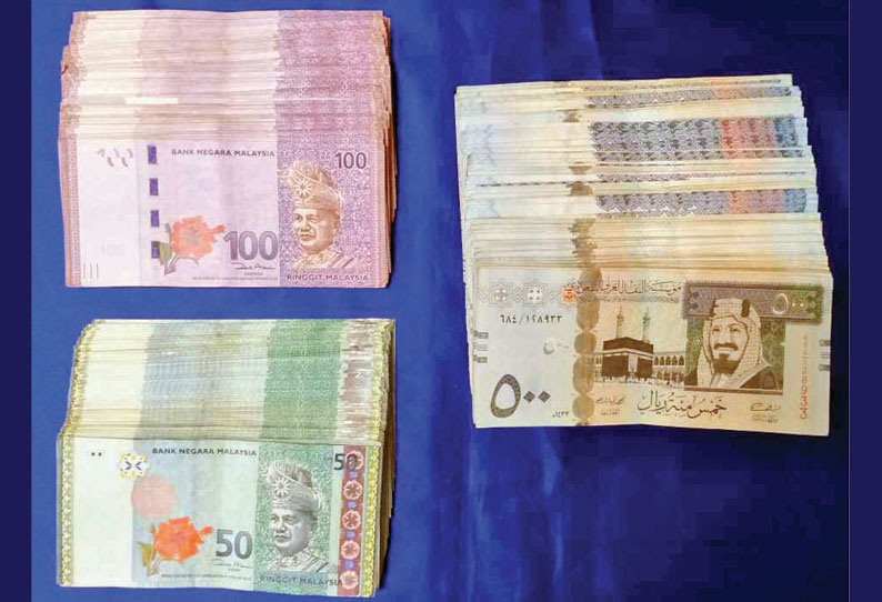 ஹாங்காங்கில் இருந்து கடத்தல் சென்னை விமான நிலையத்தில் ரூ.22 லட்சம் தங்கம் பறிமுதல் ரூ.9 லட்சம் வெளிநாட்டு பணமும் சிக்கியது ஹாங்காங்கில் இருந்து கடத்தல் சென்னை விமான நிலையத்தில் ரூ.22 லட்சம் தங்கம் பறிமுதல் ரூ.9 லட்சம் வெளிநாட்டு பணமும் சிக்கியது