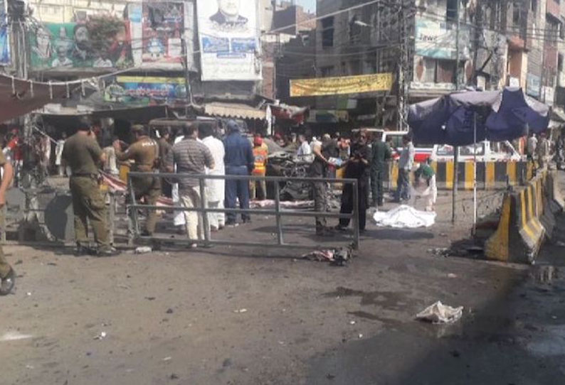 பாகிஸ்தானில் குண்டு வெடிப்பு: 8 பேர் பலி, 25 பேர் காயம்