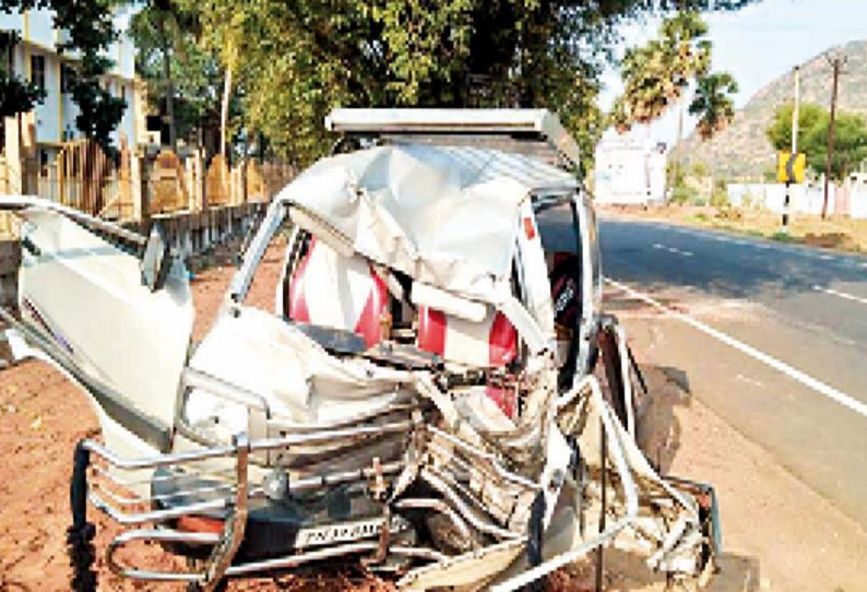 துக்கம் விசாரிக்க வந்தபோது பரிதாபம் மரத்தில் வேன் மோதி மூதாட்டி பலி; குழந்தைகள் உள்பட 7 பேர் படுகாயம்