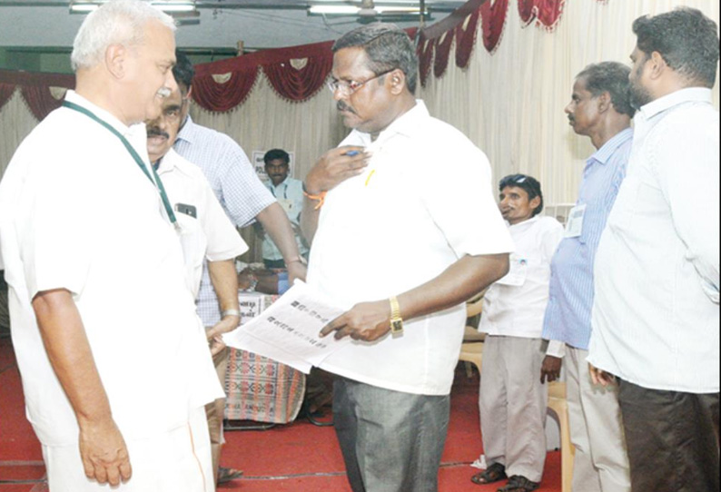 எனது வெற்றி நிச்சயம்: ராகுல்காந்தி மீது மக்கள் அதிக நம்பிக்கை வைத்துள்ளனர் - வைத்திலிங்கம் பேட்டி எனது வெற்றி நிச்சயம்: ராகுல்காந்தி மீது மக்கள் அதிக நம்பிக்கை வைத்துள்ளனர் - வைத்திலிங்கம் பேட்டி