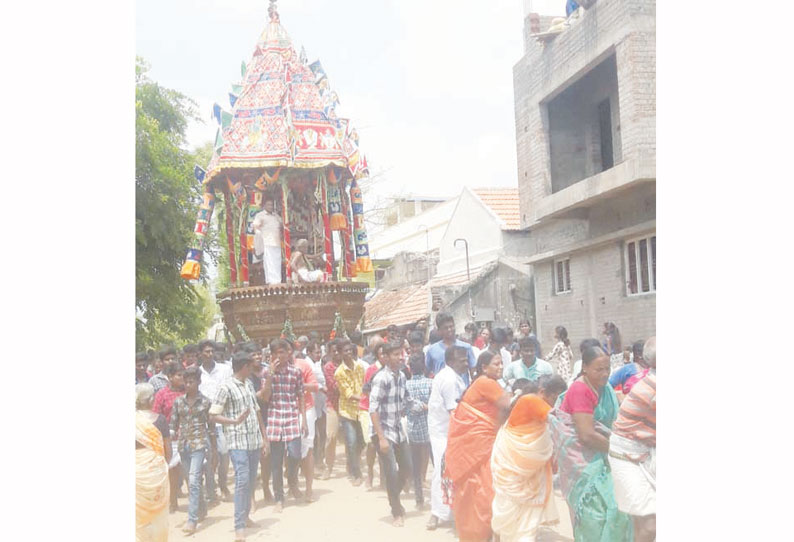 இலுப்பூர், திருமயம் பெருமாள் கோவில்களில் வைகாசி விசாக தேரோட்டம்