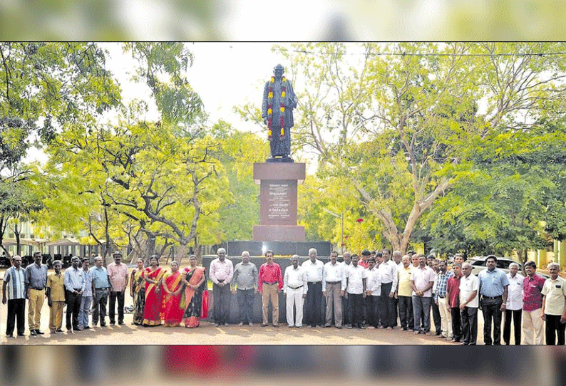 38-வது நினைவு தினம் அனுசரிப்பு: திருச்செந்தூரில் சி.பா.ஆதித்தனார் சிலைக்கு மாலை அணிவித்து மரியாதை