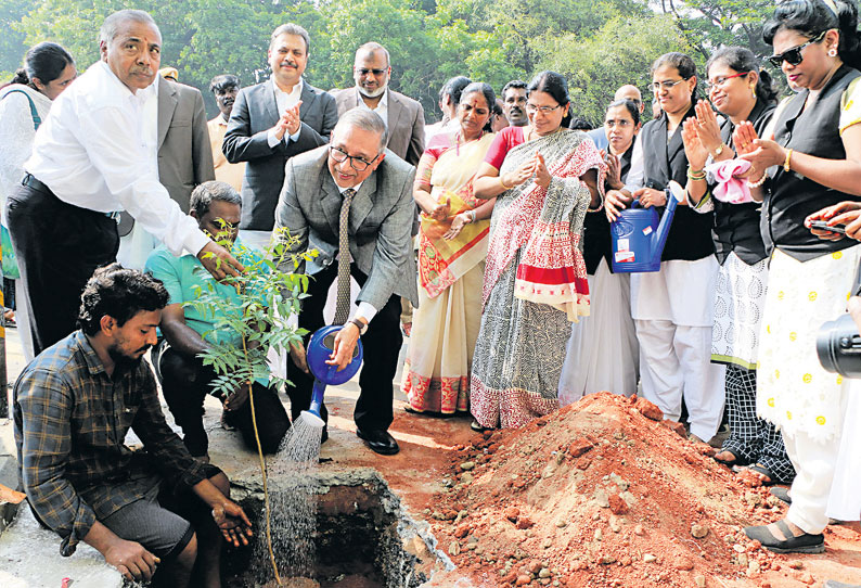 மரம் வளர்ப்பது மனதுக்கு மகிழ்ச்சி தரும்; ஐகோர்ட்டு பொறுப்பு தலைமை நீதிபதி பேச்சு