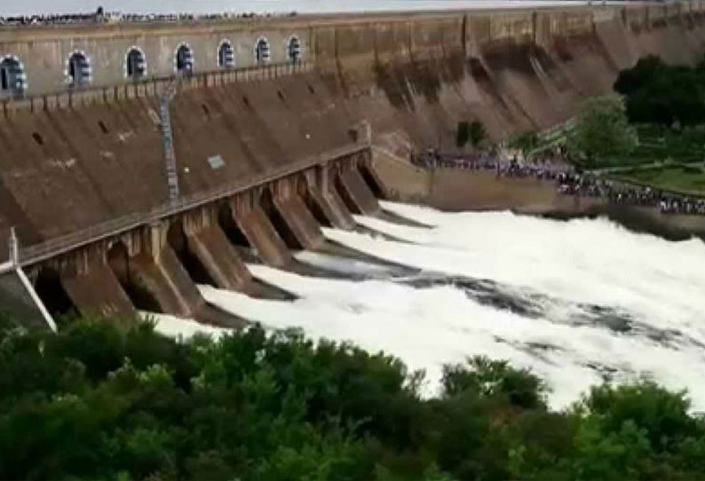 மேட்டூர் அணைக்கு நீர்வரத்து குறைந்தது