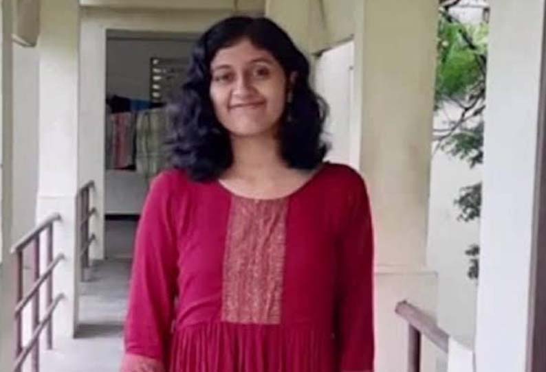 Student Fatima Latif commits suicide Police Commissioner AK Viswanathan is  conducting an inquiry || மாணவி பாத்திமா லத்தீப் தற்கொலை: போலீஸ் கமிஷனர்  ஏ.கே.விஸ்வநாதன் நேரில் விசாரணை
