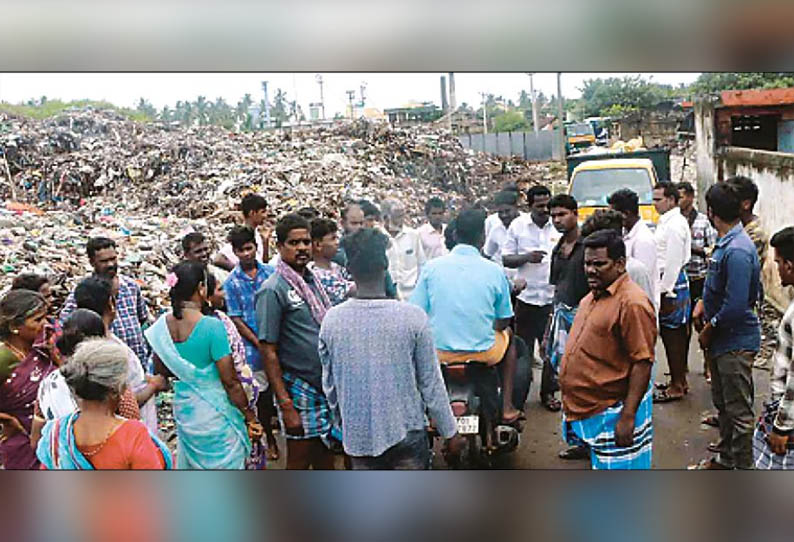 கடலூரில், குப்பை கொட்ட வந்த வாகனங்களை சிறைபிடித்து பொதுமக்கள் போராட்டம்