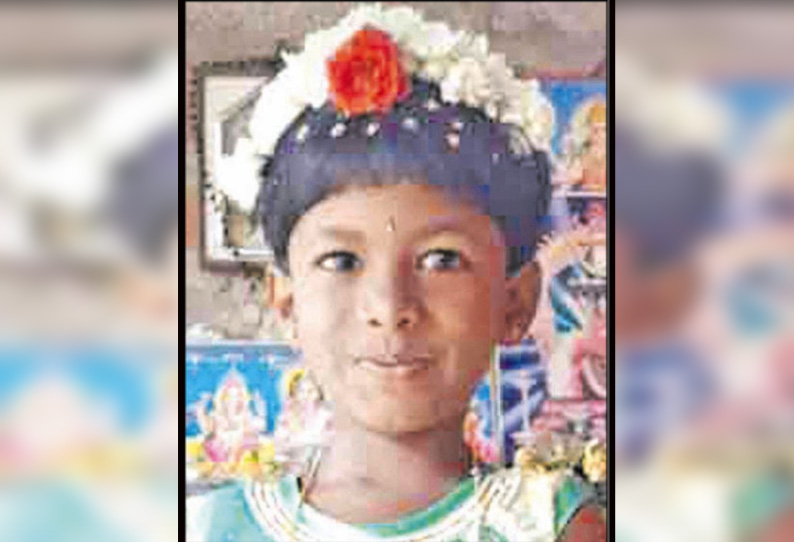 திருச்செந்தூர் அருகே, மர்ம காய்ச்சலுக்கு 7 வயது சிறுமி பலி