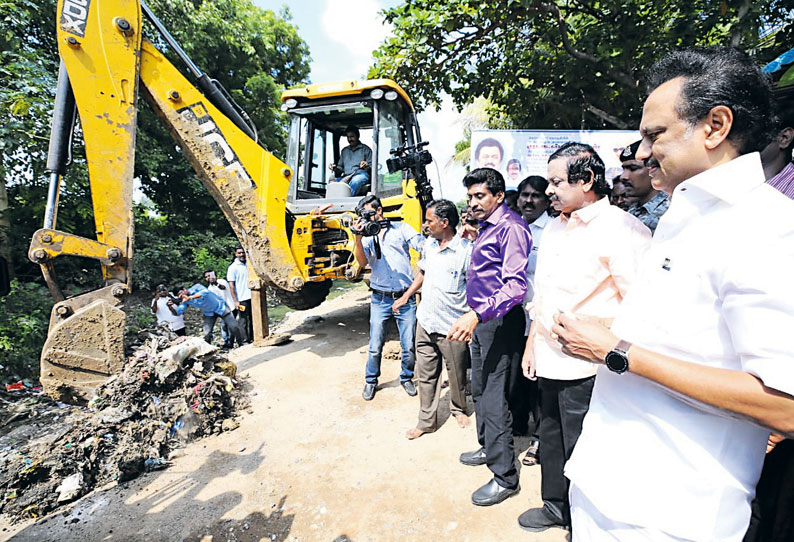 கொளத்தூர் தொகுதியில் மு.க.ஸ்டாலின் ஆய்வு நலத்திட்ட உதவிகளை வழங்கினார்