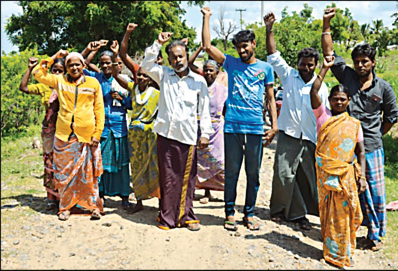 ராமநத்தம் அருகே, சாலையை சீரமைக்கக்கோரி பொதுமக்கள் போராட்டம்