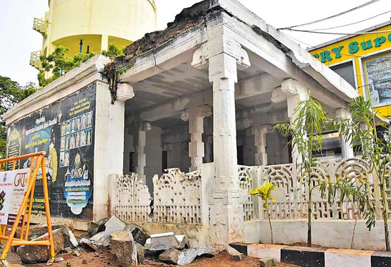 மாமல்லபுரத்தில் பலத்த மழை; கங்கை கொண்டான் மண்டபம் இடிந்து விழுந்தது