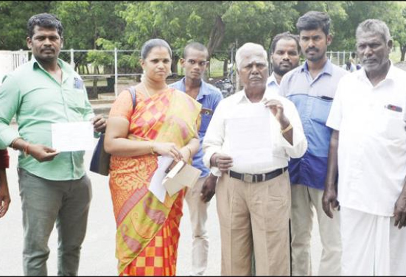 பெரம்பலூர்- அனுக்கூருக்கு வழக்கம்போல் அரசு பஸ்சை இயக்க வேண்டும் - கலெக்டரிடம் கிராம மக்கள் மனு