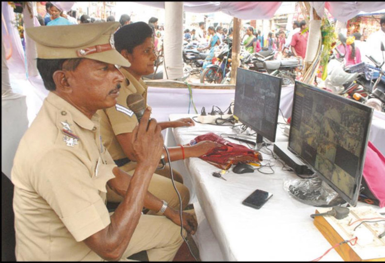 தீபாவளி பண்டிகையை முன்னிட்டு புதுக்கோட்டை பகுதியில் போலீசார் தீவிர கண்காணிப்பு