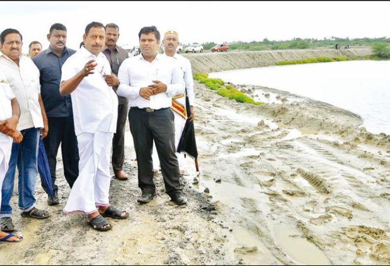 புயல் பாதுகாப்பு மையங்களை தயார் நிலையில் வைத்திருக்க வேண்டும் அமைச்சர் ஓ.எஸ்.மணியன் அறிவுறுத்தல்